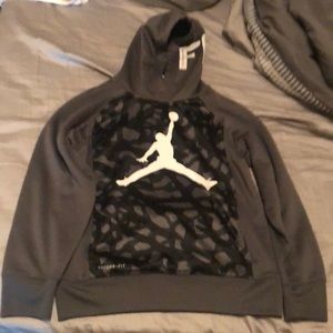 Boys Jordan fly therma-fit hoodie